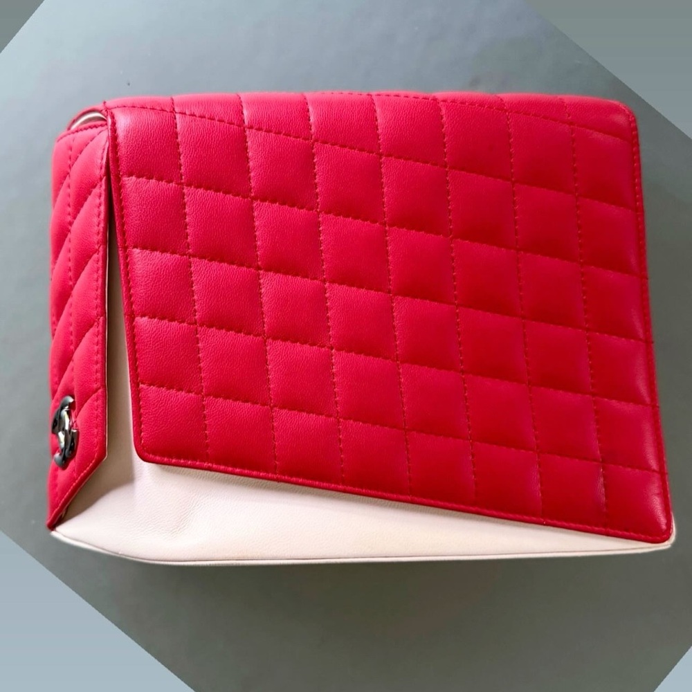 Chanel Red and White Quilted Fresh Air clutch 2013